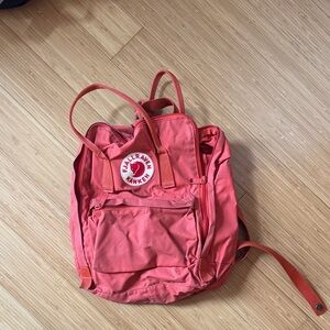 Fjallraven Kanken Backpack in light Red EVERYDAY OUTDOOR